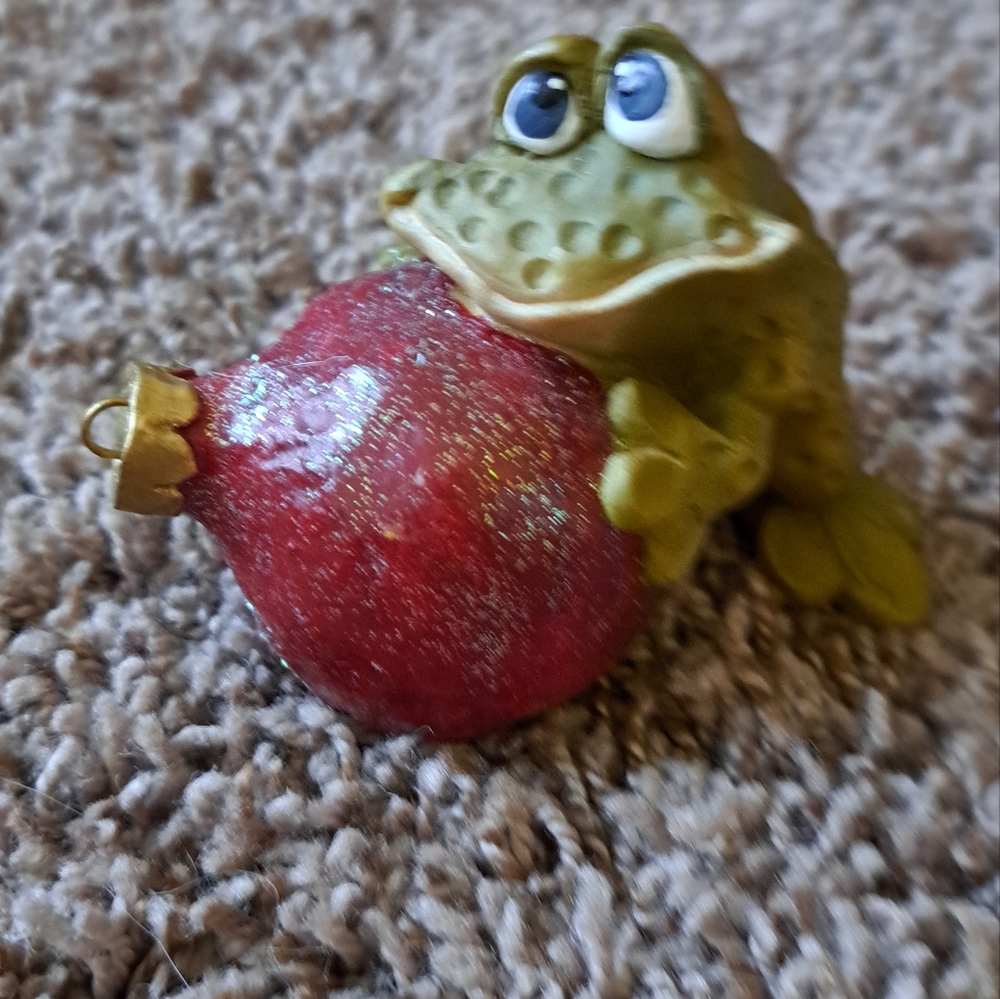 Christmas frog ornament
